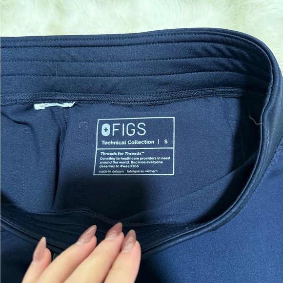 Figs Navy Blue Scrub Set, Size Small - Picture 6 of 6